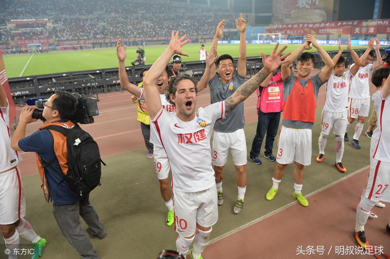 权健vs鲁能直播视频，那场球我看了三遍，每一遍都有新发现