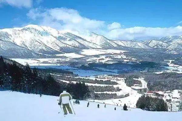 新疆vs日本滑雪直播视频，谁才是真正的滑雪天堂？