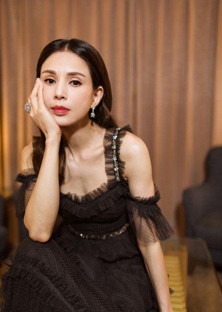 小龙女配音的离世与李若彤的深情悼念，一次文化记忆的告别