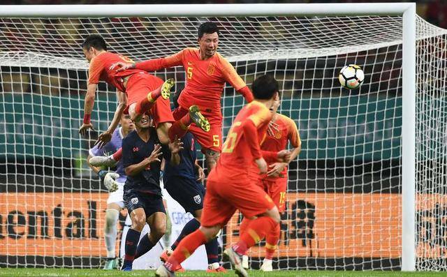 国足vs泰国直播结束视频，那些没剪进集锦的瞬间，才是真故事
