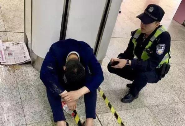 女子确诊肺癌晚期在地铁上的自我介绍，生命的坚韧与希望之光