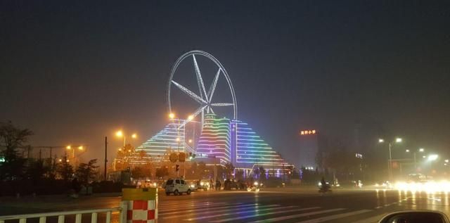 聊城vs北京夜景直播视频，我盯着屏幕看了三小时，发现两座城市的夜完全不是一回事